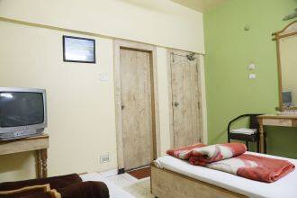 Hotel Chaitanya Classic Lodge, Ahmednagar 2